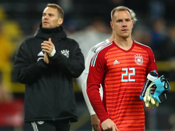 נוייר וטר שטגן. גם בכר רוצה שהנעת הכדור תתחיל מהשוער (Getty)