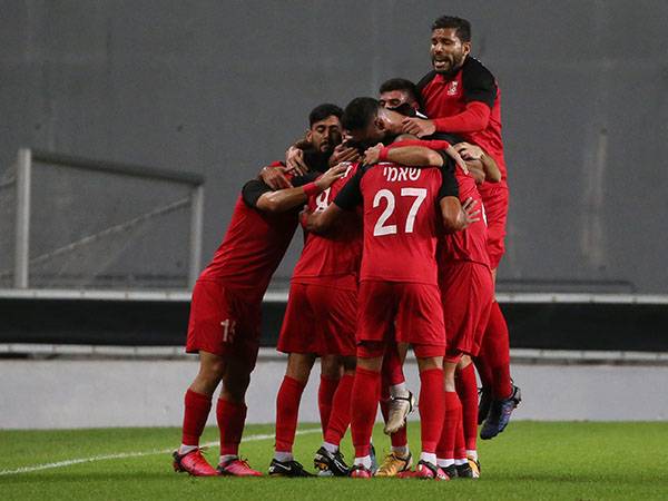 לא נתנו ל"פסטיכיאל" לבלבל אותם. שחקני סכנין אמש (צילום: אודי ציטיאט)