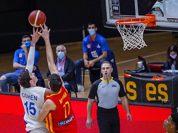 גם כהן בלט בדקות הראשונות (FIBA)