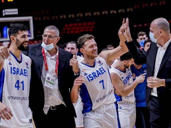 חוגגים ניצחון ראשון על ספרד מאז 2005 (FIBA)
