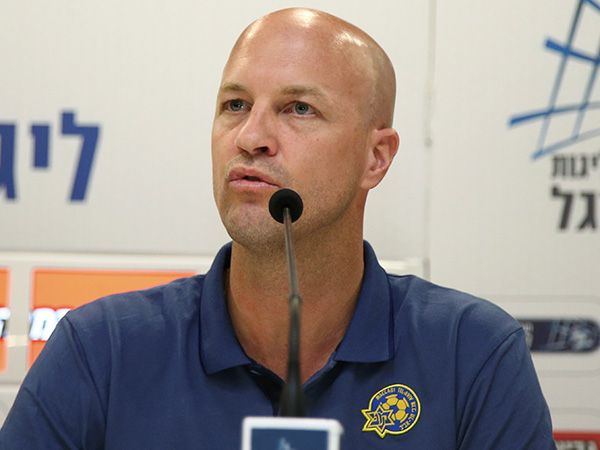 קרויף. השאיר מועדון עוצמתי (אלן שיבר)