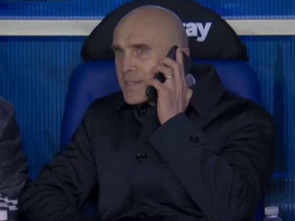 בטוני בטלפון. "רציתי לדעת מה הוא חושב" (צילום מסך)