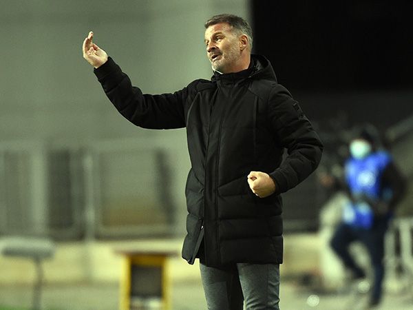 רתח על שחקניו. אטפלד (ברני ארדוב)