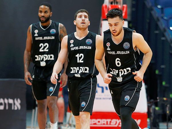 יחזרו בטיסה פרטית? שחקני ירושלים (אלן שיבר)