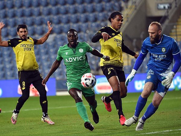 עמוס, הייתה לו הרבה עבודה הערב (ברני ארדוב)