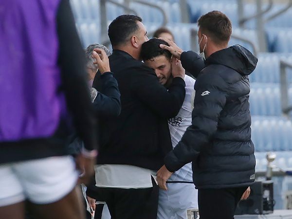 התרחקה מהתחתית, חדרה (אודי ציטיאט)