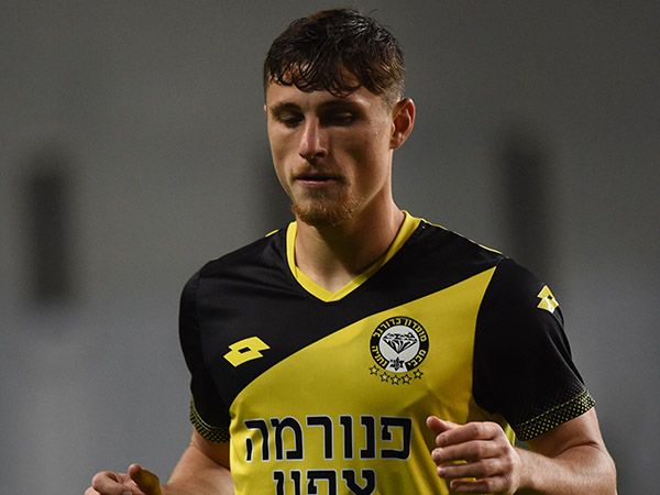 עולה עם משככי כאבים. קניקובסקי (ברני ארדוב)