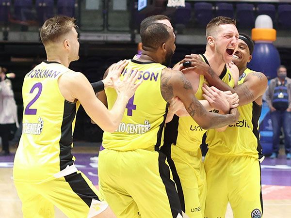 חולון בעננים (דני מרון)