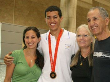 מחכה להצעות. צוברי