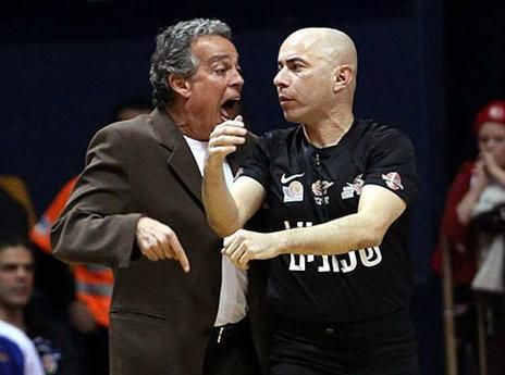 אסתרון עם בירנבוים. יודע להתמודד עם לחץ של מאמנים (אלן שיבר)