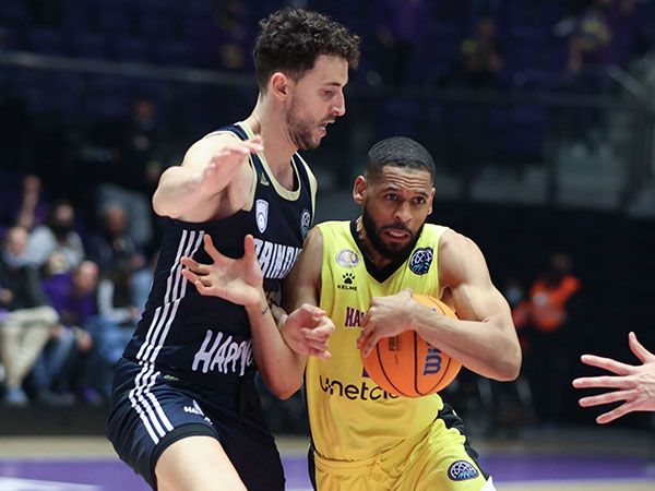 לא הלך לשום מקום. האריס (דני מרון)