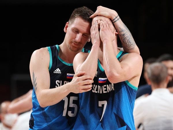 הסלובנים צריכים להרים את הראש לקראת הקרב על הארד (getty)