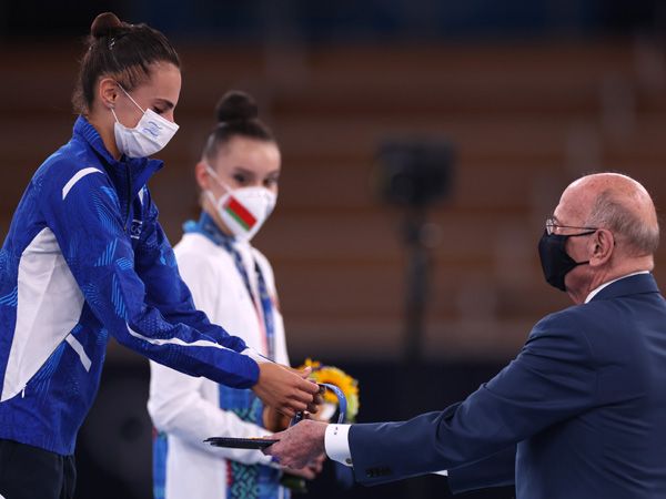 אשרם מקבלת את המדלייה. "ייקח לי הרבה זמן לעכל את זה" (GETTY)