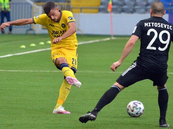 ג'ראלדש, הזרים בהגנה לא מספקים את הסחורה כמו בעבר (צילום: מכבי ת"א, האתר הרשמי)