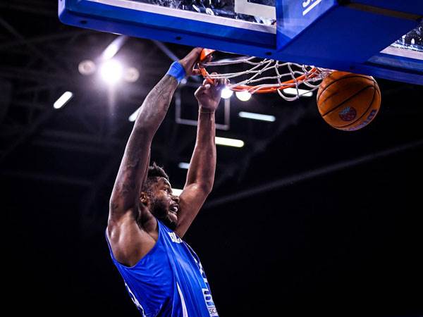 פאטון. השליטה שלו מתחת לסלים לא הספיקה (פיב"א)