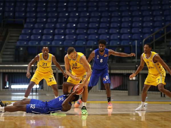 (מכבי ת"א, רשמי)