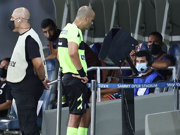 בר נתן. לא עשה שימוש באמצעים הטכנולוגיים שברשותו (דני מרון)