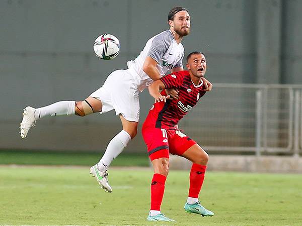 עשוי לפתוח לצידו של פלאניץ' (אלן שיבר)