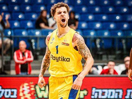 אוהד לשחק מול האדומים (אלן שיבר)