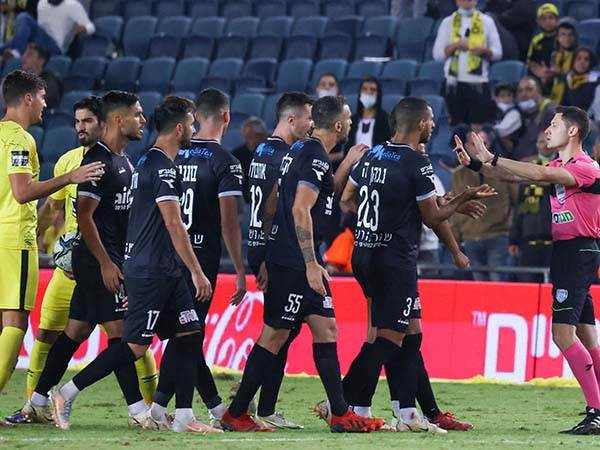 כעס בהפועל חיפה על השיפוט (דני מרון)