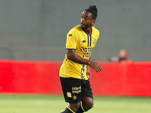 יחזור להרכב נתניה. אברהם (אלן שיבר)