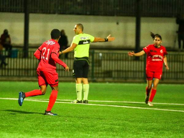 חגיגה אדומה במחצית הראשונה בנתניה (קרדיט: שאול גרינפלד)