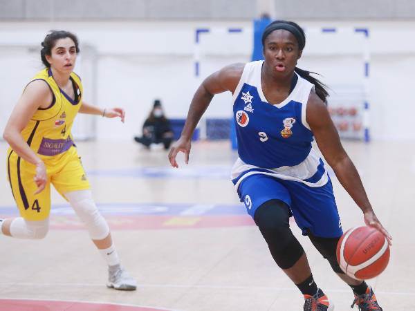 הארפר בדרך לסל (קרדיט: מנהלת הליגה)