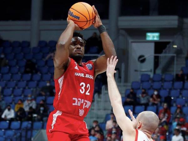 רשם 19 נקודות. רטין אובסוהן (אלן שיבר)