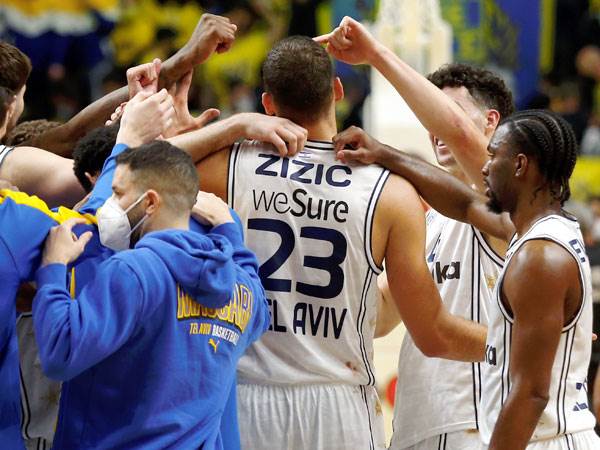 העיניים עליו (אלן שיבר)