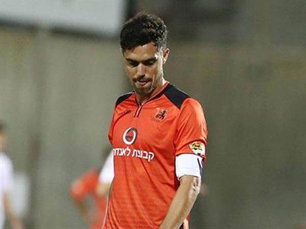 התקפה חזיתית. עזוז (צילום: דני מרון)