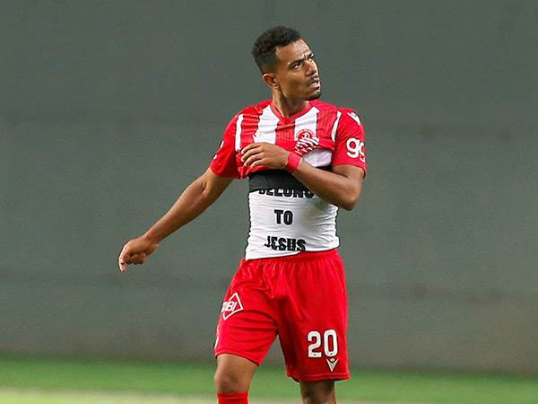 רוסה. בחלק הקדמי (אלן שיבר)