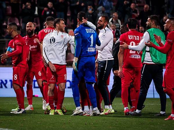 "הצגה של השחקנים" (מאור אלקסלסי)