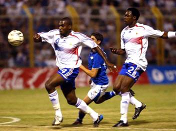 שיחקו נגד כוכבים עתידיים של צרפת