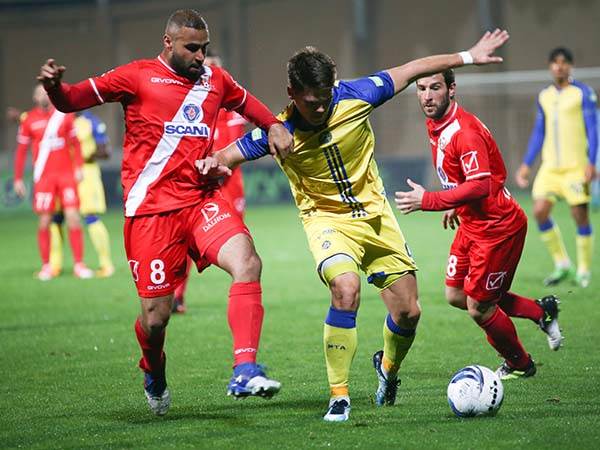 אבו סלאח. ביקורת לשני הצדדים (דני מרון).