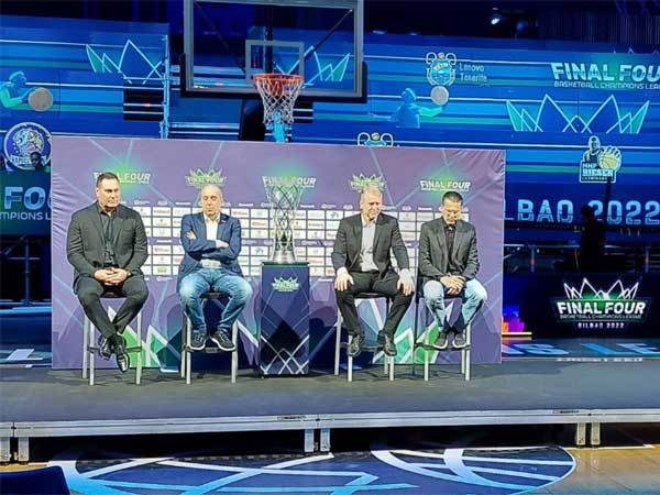 רביעיית המאמנים