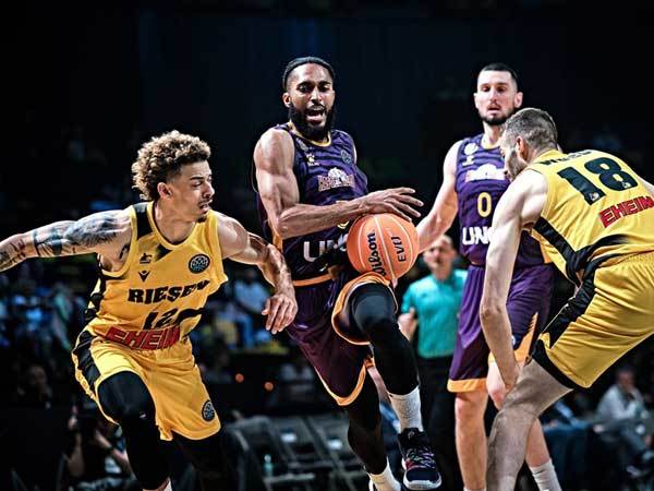 חולון מתקשה (פיב"א)