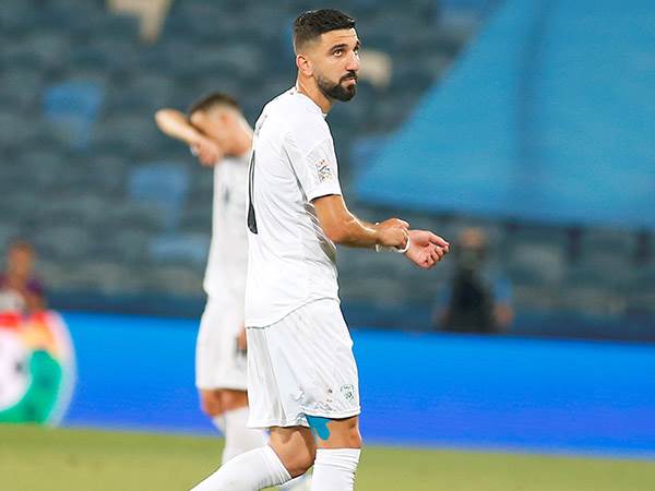 גם ליבו של האדם הימני ביותר יצא אל דאבור (אלן שיבר)