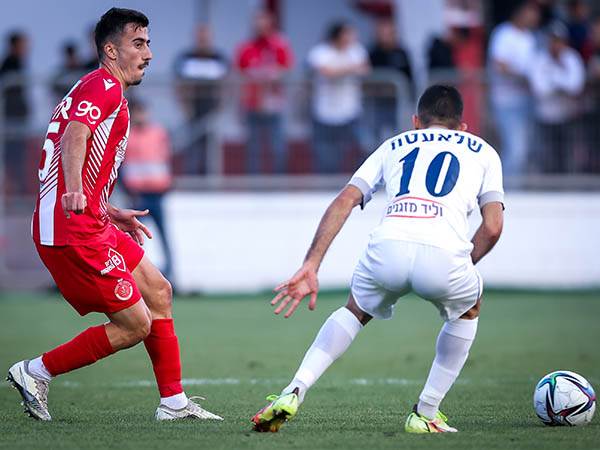 יחליף את החולצה האדומה. אזוגי (מאור אלקסלסי)