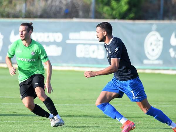 כובש השער הראשון מול גולדברג (צילום: ראובן כהן, האתר הרשמי של מכבי חיפה)