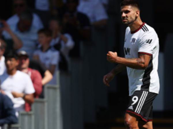 סקורר. מיטרוביץ'  (Photo by Mike Hewitt/Getty Images)