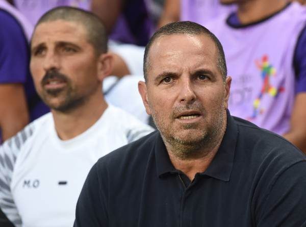 בן שמעון. כאב ראש (ברני ארדוב)