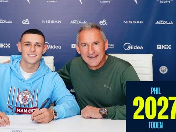 מגיע לו. פודן במעמד החתימה (מנצ'סטר סיטי)