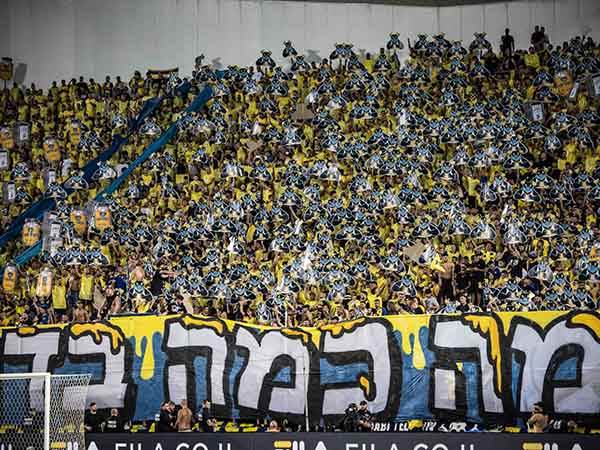 אוהדי מכבי ת"א. ייאלצו להיפרד משערים 10-11 לזמן הקרוב (אלן שיבר)