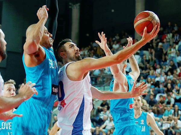 איבודי כדור רבים בפתיחה (אלן שיבר)