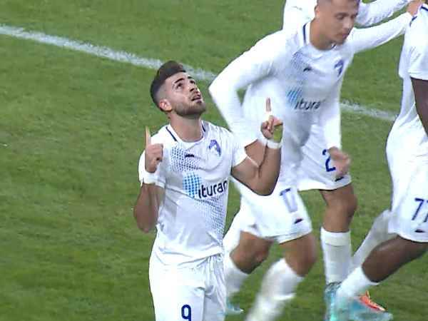 כאילו לא היתה פגרה, שבירו