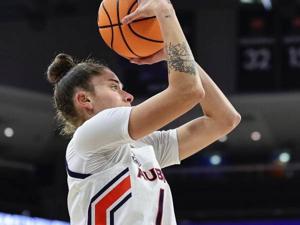 משחק נהדר ללוי (קרדיט: Auburn women's Basketball)