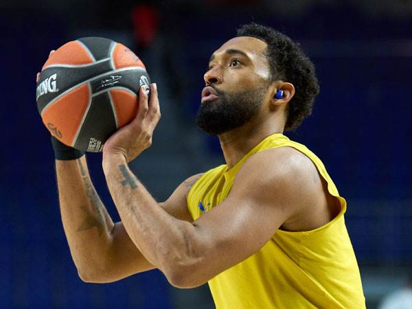 היליארד מתחמם. 4 דקות בלבד (Angel Martinez/Euroleague Basketball via Getty Images)