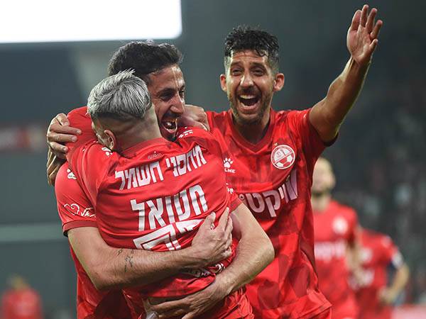 יחזקאל עוד איזן על סף ההפסקה (ברני ארדוב)