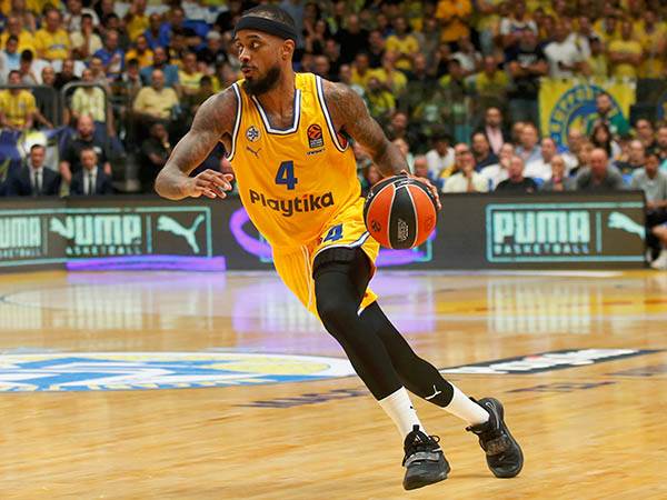 מכבי תסתדר בלעדיו הערב? בראון (אלן שיבר)