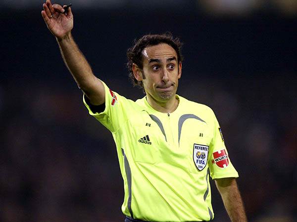 איטוראלדה גונסאלס בימיו כשופט (Bagu Blanco/Getty Images)